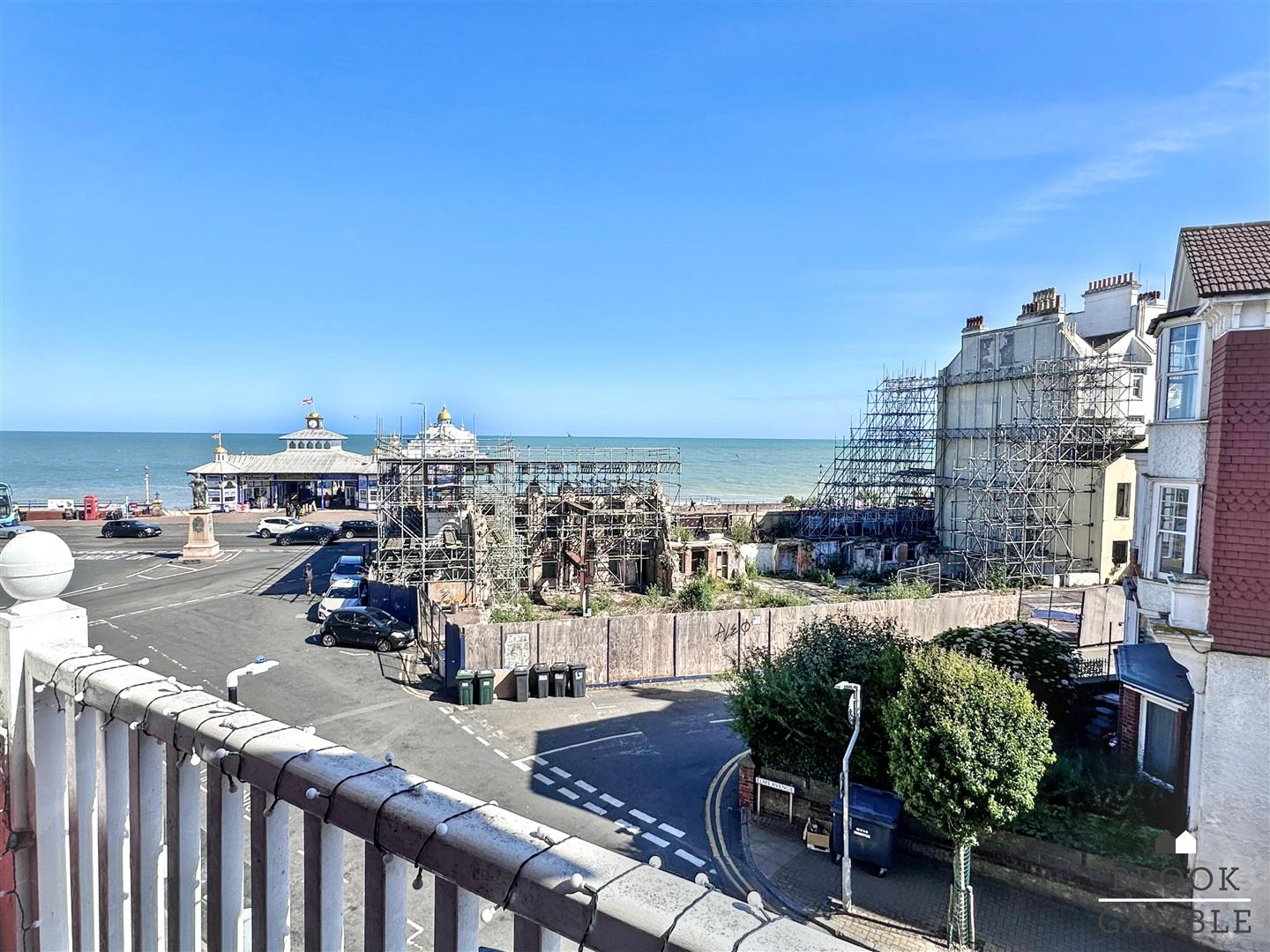 2 Bedroom Flat - Conversion. Elms Avenue in Eastbourne,  2
